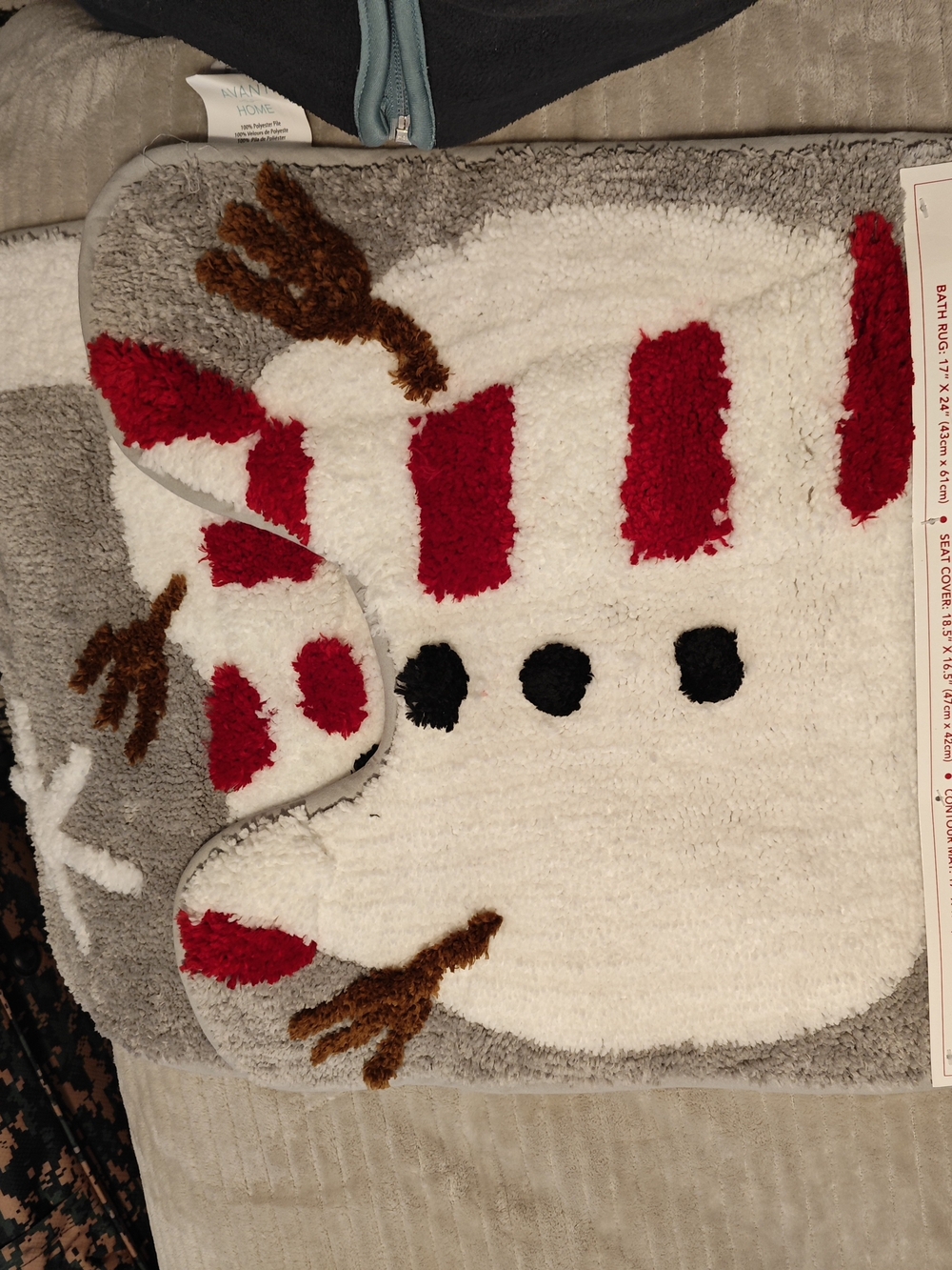 Holiday Snowman Bath Rug - Red, White & Gray